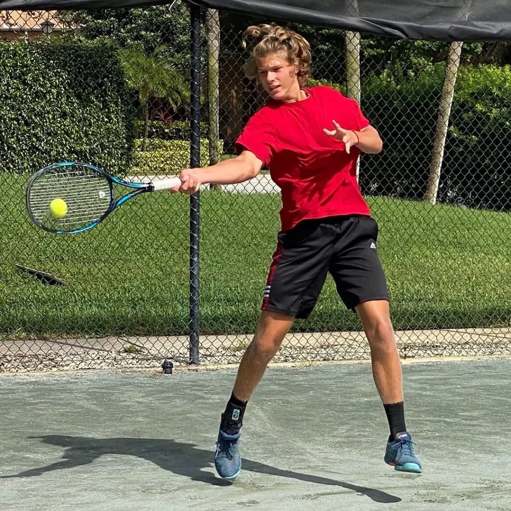Junior tennis player training at LAT Tennis Academy in Boynton Beach Florida