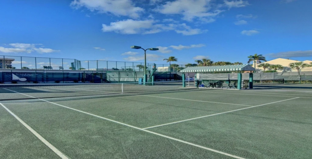 Har-Tru tennis courts at Yacht & Racquet Club of Boca Raton
